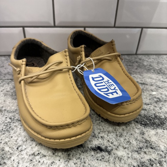 Hey‎ Dude Wally Youth Mono Leather Tan Loafers Shoes Size YT5 Comfort Casual New - Picture 2 of 8